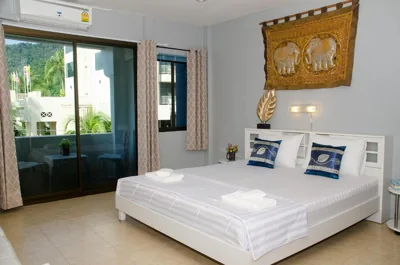 Deluxe Double Room with Balcony — Allstar Guesthouse